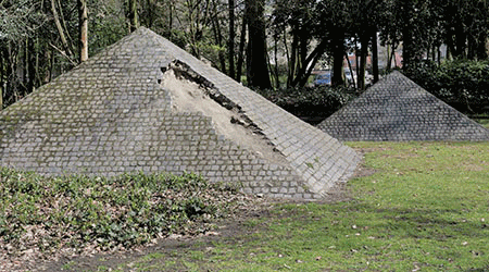 De piramides in Cogelspark