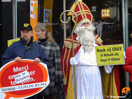 Belhamel Albert samen met de Sint op pad.