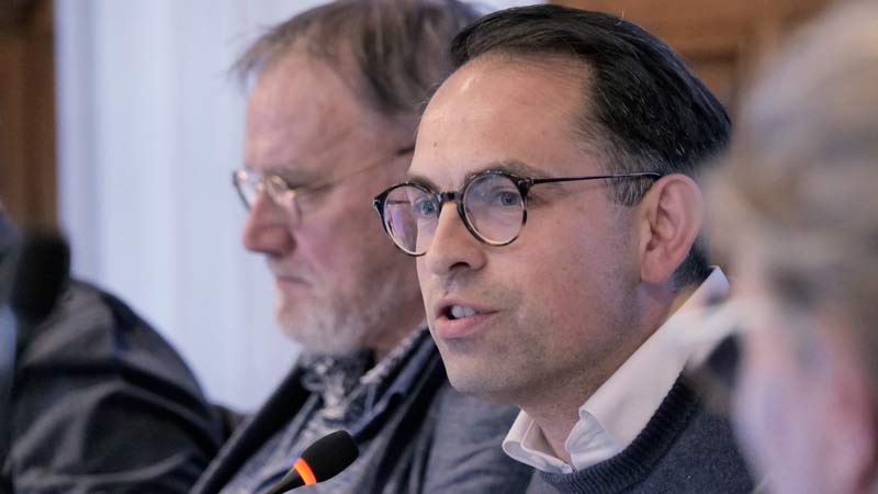 Tom van Grieken protesteert tegen foute interpretatie van het huishoudelijk reglement