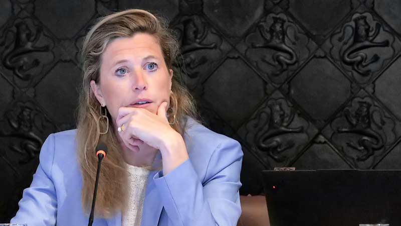 Voorzitter Annelies Verlinden en schepen Paul de Swaef