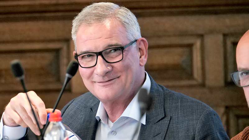 Schepen Valkeniers en Tom van Grieken