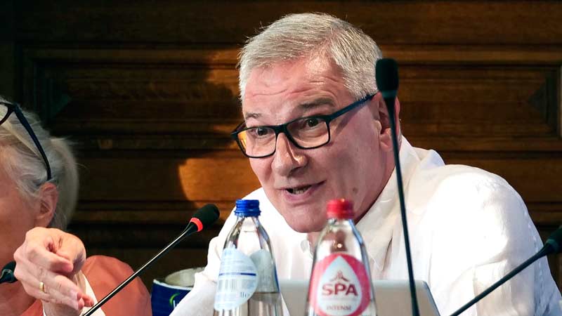 Schepen Paul Valkeniers verwonderd...
